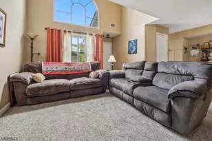 92 Ashley Ct, Bedminster Township, NJ 07921 - Photo 4