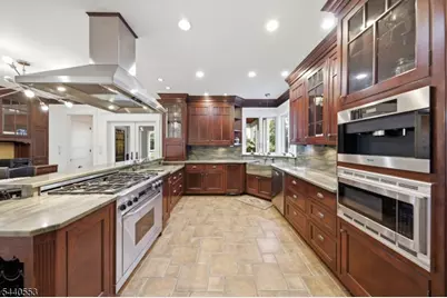 539 So Beverwyck Rd, Parsippany, NJ 07054 - Photo 16