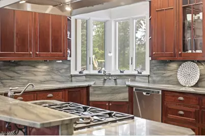 539 So Beverwyck Rd, Parsippany, NJ 07054 - Photo 14