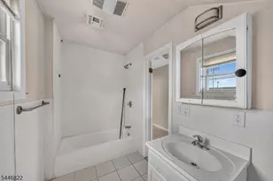 114 Peck Ave, Newark, NJ 07107 - Photo 14
