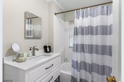 47 Lakeview Ter, Oakland, NJ 07436 - Photo 14