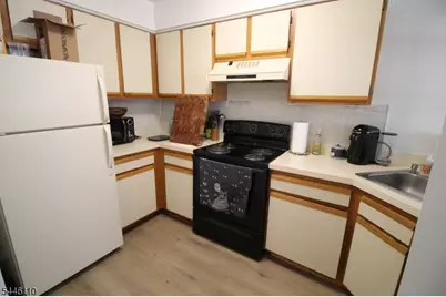 25 Kensington, Bedminster Township, NJ 07921 - Photo 4