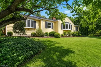 5 Crestview Dr, Bernardsville, NJ 07924 - Photo 2