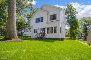 21 Maplewood Dr, Livingston, NJ 07039 - Photo 26