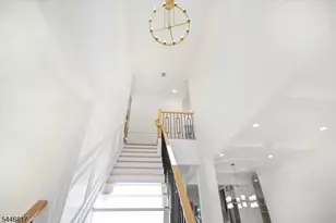 21 Maplewood Dr, Livingston, NJ 07039 - Photo 4