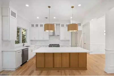 21 Maplewood Dr, Livingston, NJ 07039 - Photo 12