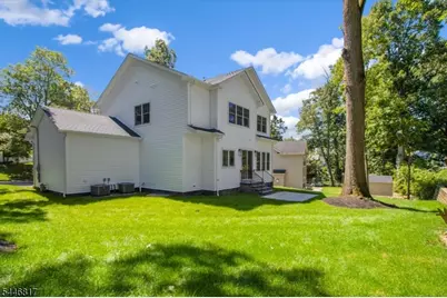 21 Maplewood Dr, Livingston, NJ 07039 - Photo 28