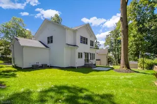 21 Maplewood Dr, Livingston, NJ 07039 - Photo 28