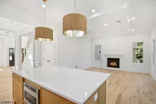21 Maplewood Dr, Livingston, NJ 07039 - Photo 12