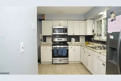118 Devonshire Ct, Hillsborough Township, NJ 08844 - Photo 6