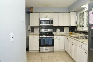 118 Devonshire Ct, Hillsborough Township, NJ 08844 - Photo 6