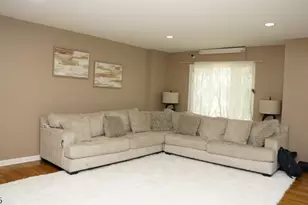 118 Devonshire Ct, Hillsborough Township, NJ 08844 - Photo 2