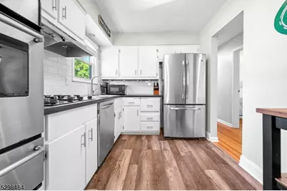 862 Manhattan Ave, Washington Township, NJ 07676 - Photo 8