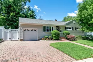 862 Manhattan Ave, Washington Township, NJ 07676 - Photo 2