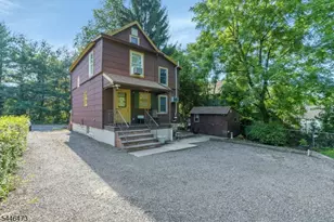 95 Hillcrest Rd, Watchung, NJ 07069 - Photo 2