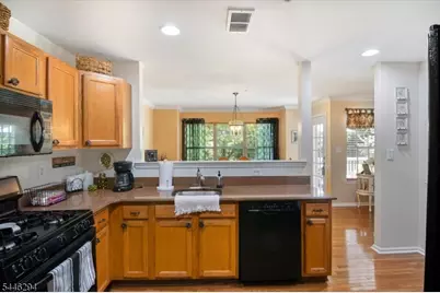 34 Ridge Dr, Pompton Lakes, NJ 07442 - Photo 10