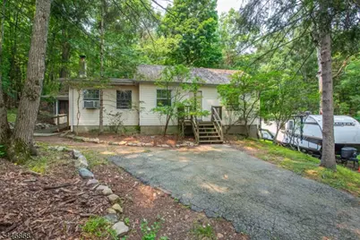 197 Snake Den Rd, Bloomingdale, NJ 07465 - Photo 2