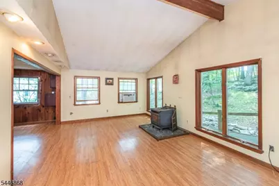 197 Snake Den Rd, Bloomingdale, NJ 07465 - Photo 6