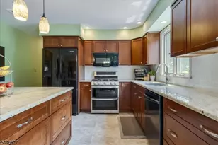 34 Deire Dr, Sparta Township, NJ 07871 - Photo 10