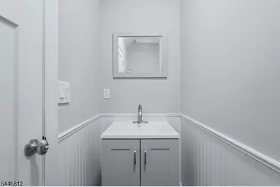 526 S Clinton St, East Orange, NJ 07018 - Photo 6