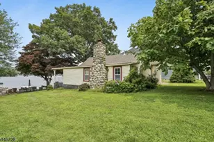 21 Sunset Ln, Roxbury Township, NJ 07850 - Photo 4