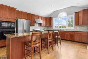 10 Claridge Ln, Raritan Township, NJ 08822 - Photo 12