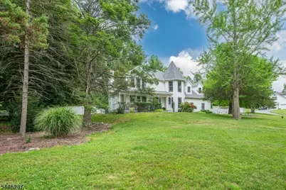1 Victoria Pines Ln, Andover Township, NJ 07848 - Photo 2