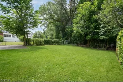 1324 Shetland Dr, Union Township, NJ 07083 - Photo 26