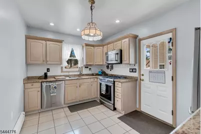 180 E Clay, Roselle Park, NJ 07204 - Photo 12