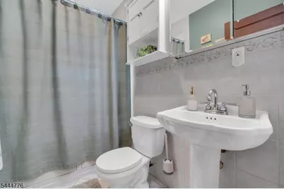 180 E Clay, Roselle Park, NJ 07204 - Photo 20