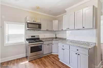 530 Norwood St, East Orange, NJ 07018 - Photo 8