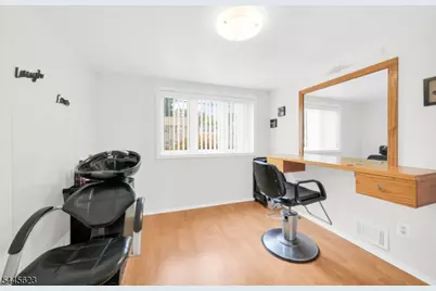 729 Colonial Arms Rd, Union Township, NJ 07083 - Photo 14