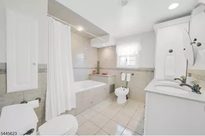 729 Colonial Arms Rd, Union Township, NJ 07083 - Photo 18