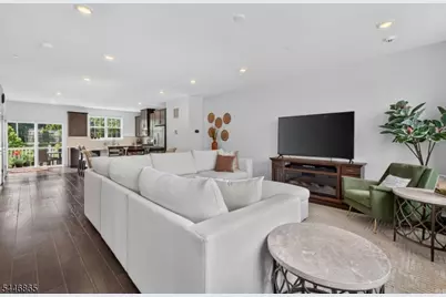 2 Coogan Ct, Morris Plains, NJ 07950 - Photo 8