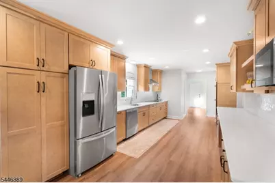 195 Beekman Ln, Hillsborough Township, NJ 08844 - Photo 6
