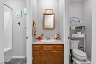 208 E Price St, Linden, NJ 07036 - Photo 26