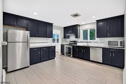 22 Franklin Blvd, Franklin Township, NJ 08873 - Photo 6