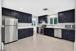 22 Franklin Blvd, Franklin Township, NJ 08873 - Photo 6
