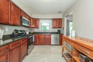 110 Unger Ave, Hopatcong, NJ 07874 - Photo 10