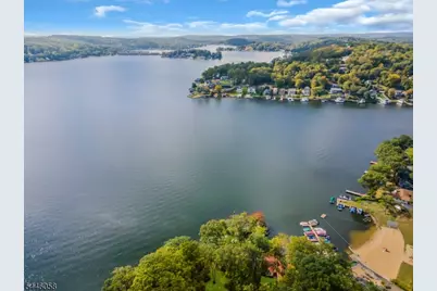22 Ithanell Rd, Hopatcong, NJ 07843 - Photo 2
