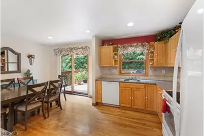 8 Reidar Dr, Roxbury Township, NJ 07876 - Photo 10