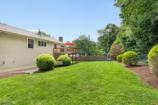 8 Reidar Dr, Roxbury Township, NJ 07876 - Photo 4