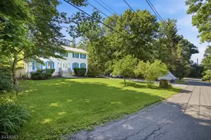 2057 Lakeside Dr, Vernon, NJ 07422 - Photo 2
