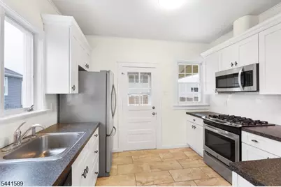 239 Washington St, Berkeley Heights Township, NJ 07922 - Photo 6