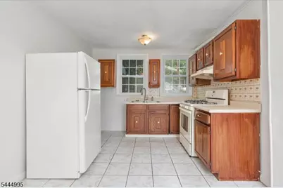 1051 S Elmora Ave, Elizabeth, NJ 07202 - Photo 8