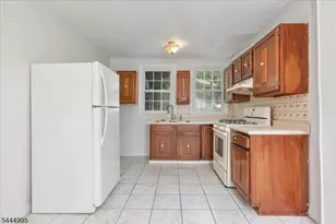 1051 S Elmora Ave, Elizabeth, NJ 07202 - Photo 8