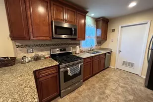 71 Dukes Rd, Rahway, NJ 07065 - Photo 2
