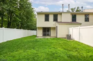 25 Driscoll Ct, North Brunswick Township, NJ 08902 - Photo 20
