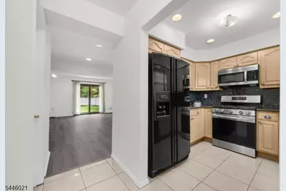 25 Driscoll Ct #1, North Brunswick Township, NJ 08902 - Photo 4