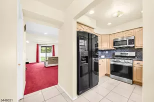 25 Driscoll Ct, North Brunswick Township, NJ 08902 - Photo 4